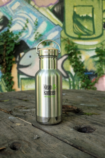 355ml Edelstahl Trinkflasche isoliert
